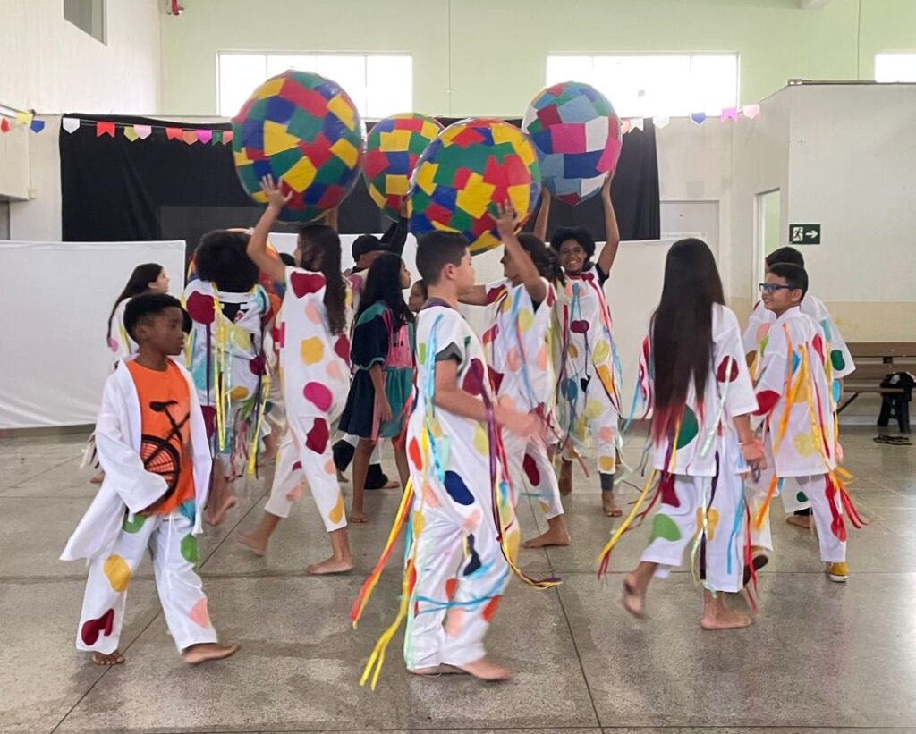 Participantes do Despertar das Artes em ensaio na SHD
